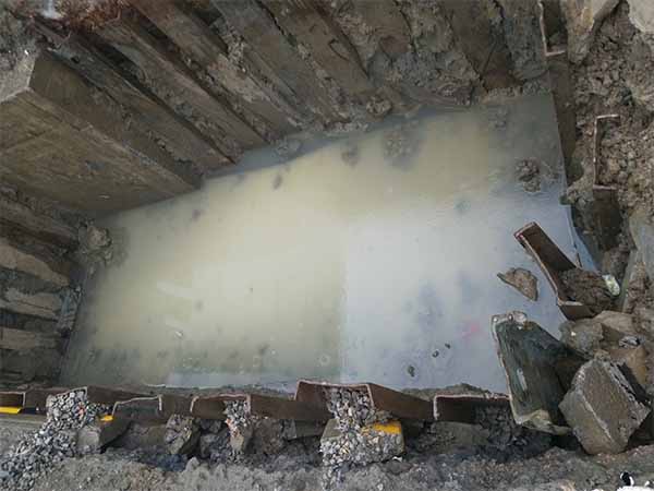 廢水處理現(xiàn)場(chǎng) 廢水處理現(xiàn)場(chǎng)