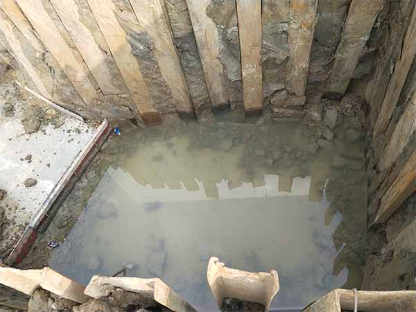 廢水處理現(xiàn)場(chǎng) 廢水處理現(xiàn)場(chǎng)